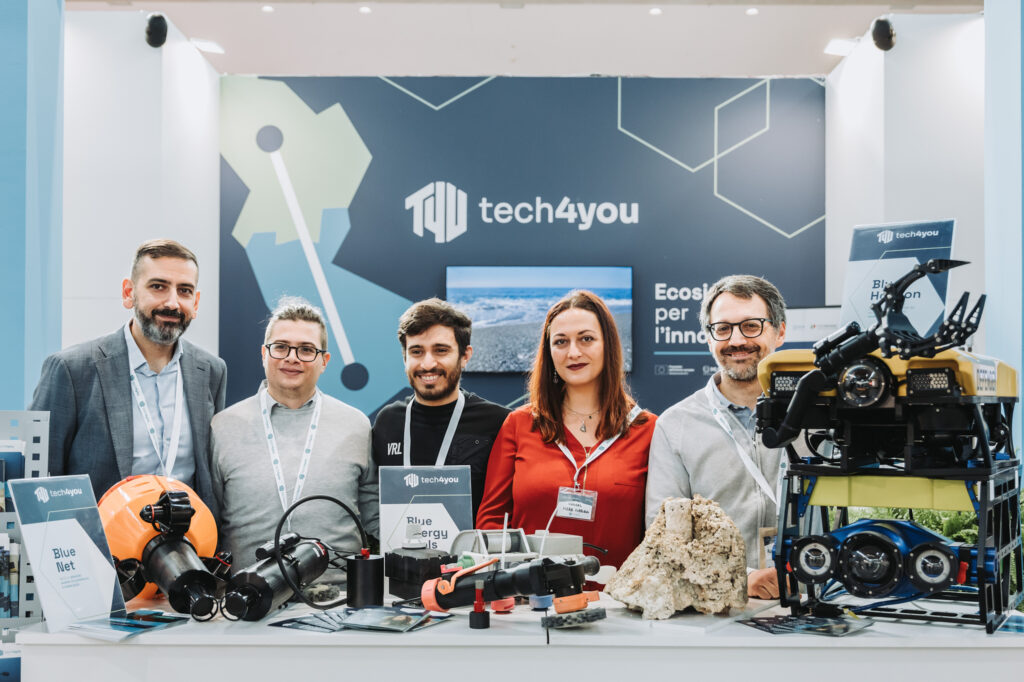 Sotto la guida del Presidente Maurizio Muzzupappa, Tech4You — che riunisce le tre università calabresi, l’Università della Basilicata ed il Consiglio Nazionale delle Ricerche — conta oggi oltre 1.300 ricercatori, di cui 350 reclutati attraverso il progetto, impegnati nello sviluppo di tecnologie e modelli scientifici capaci di supportare la transizione ecologica, energetica e digitale dei territori.